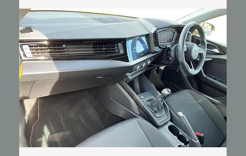 Used Audi A1 Design 110 HP (80 kW) 2023 Yellow SUV