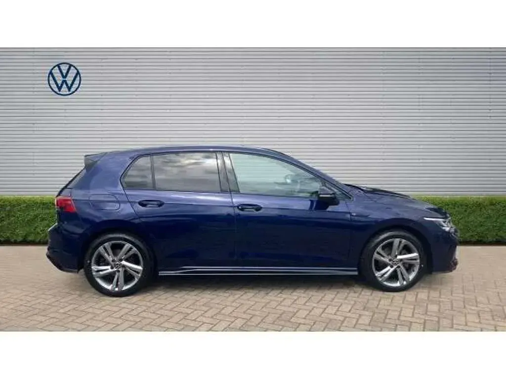 Used VW Golf VIII R-line 130 HP (95 kW) 2023 Blue Hatchback