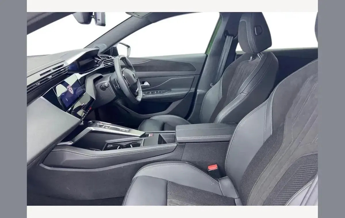 Used Peugeot 308 GT 130 HP (95 kW) 2023 Olivine green Hatchback