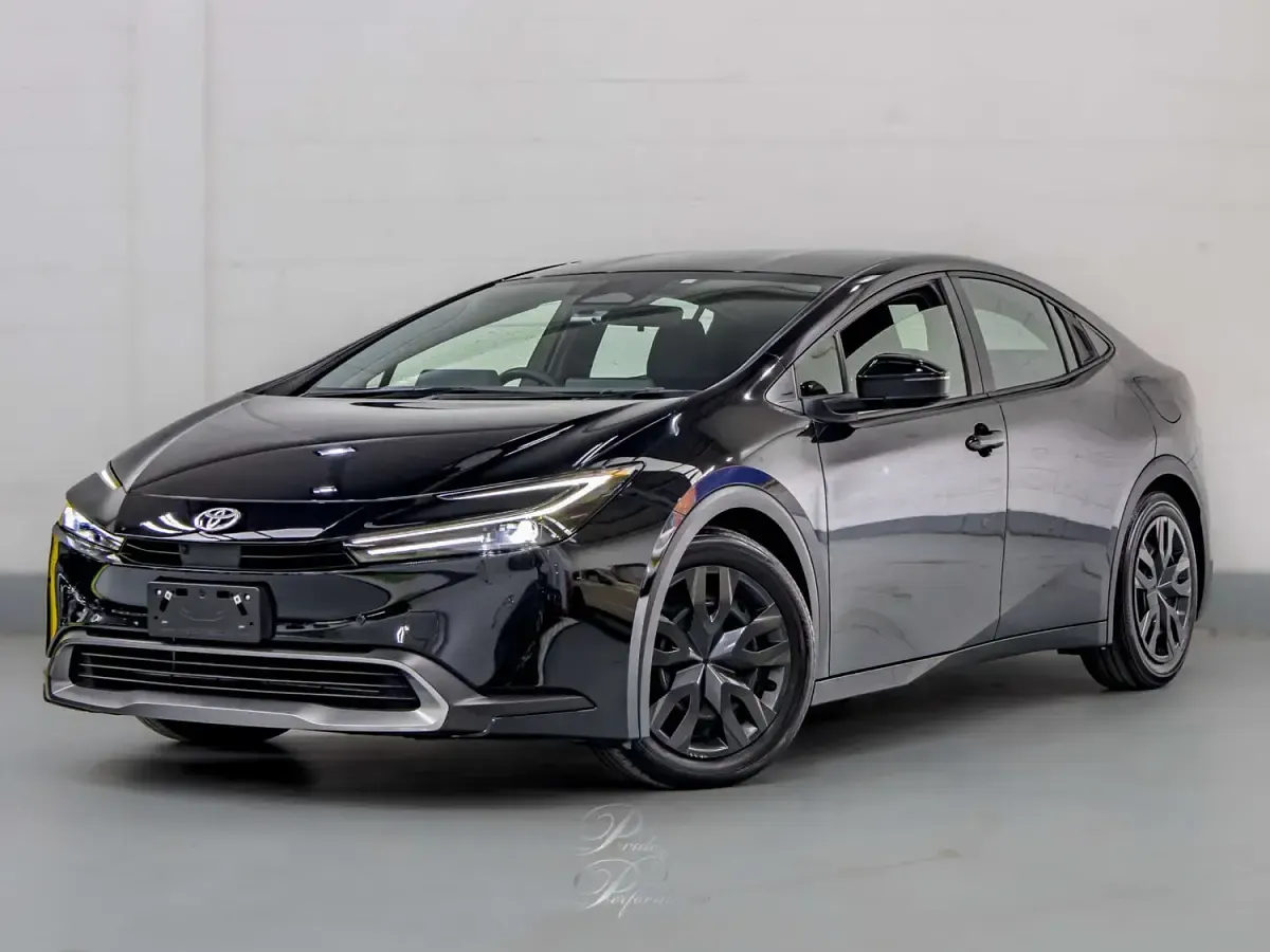 Used Toyota Prius Design 223 HP (164 kW) 2025 Black Hatchback