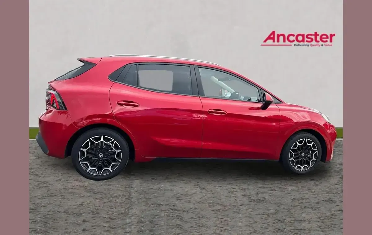 Usado MG MG4 EV 319 kW (435 HP) 2026 Vermelho Citadino