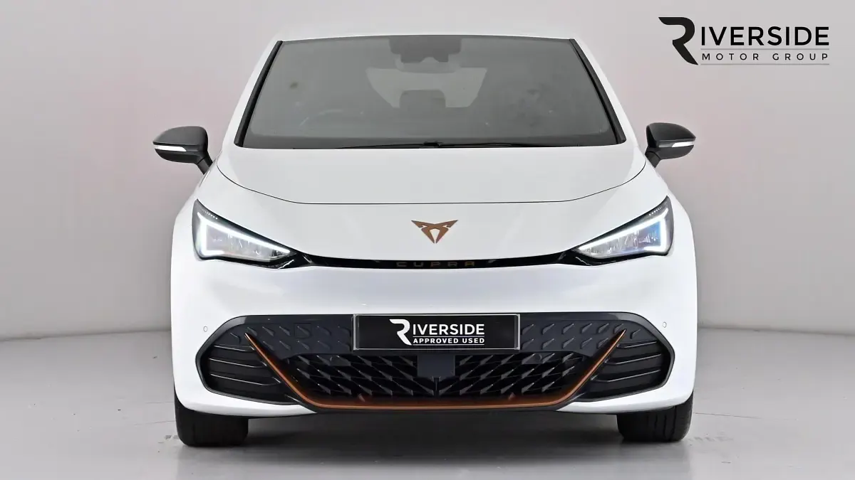Used Cupra Born 150 kW (204 HP) 2024 Glacial white Hatchback