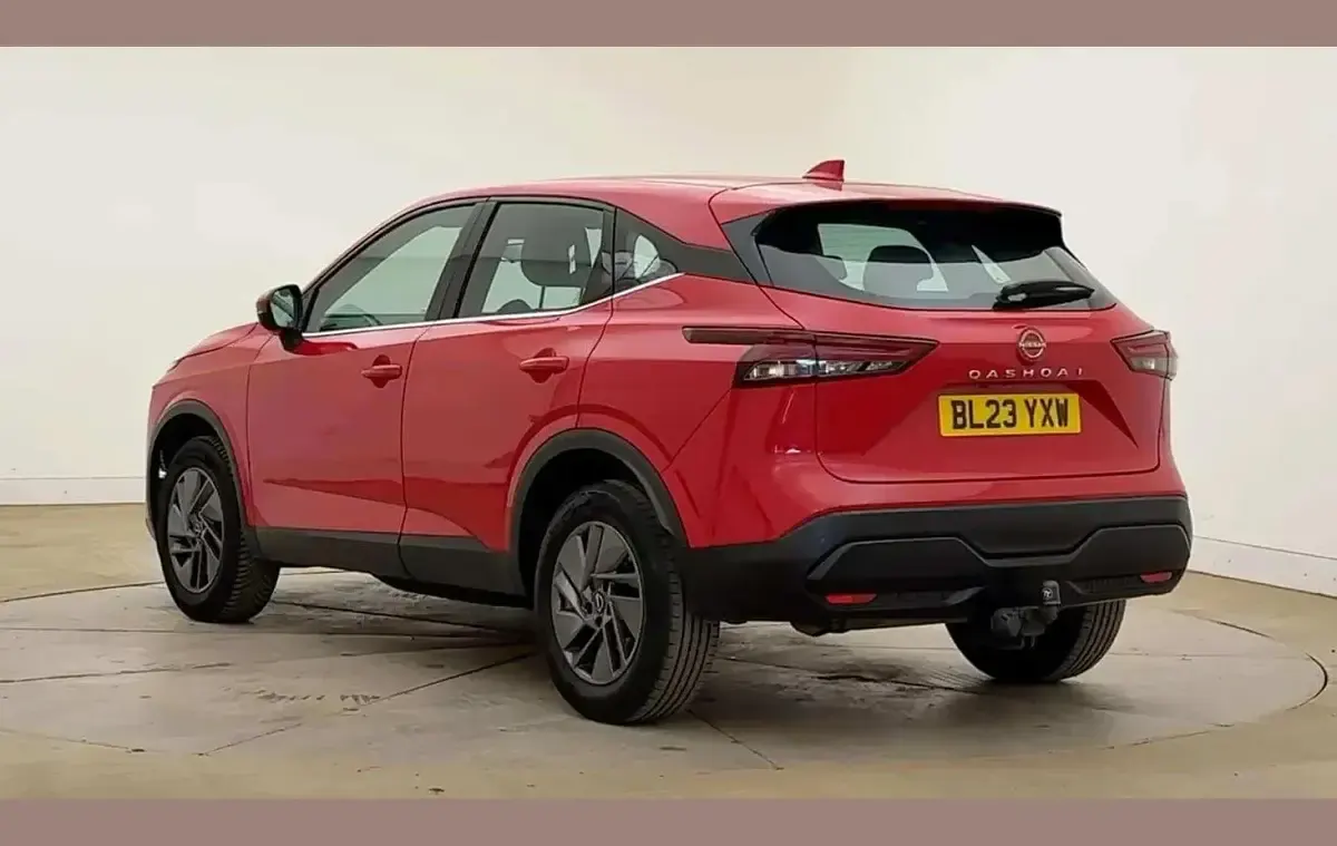 Used Nissan Qashqai Acenta Premium 138 HP (101 kW) 2023 Red SUV