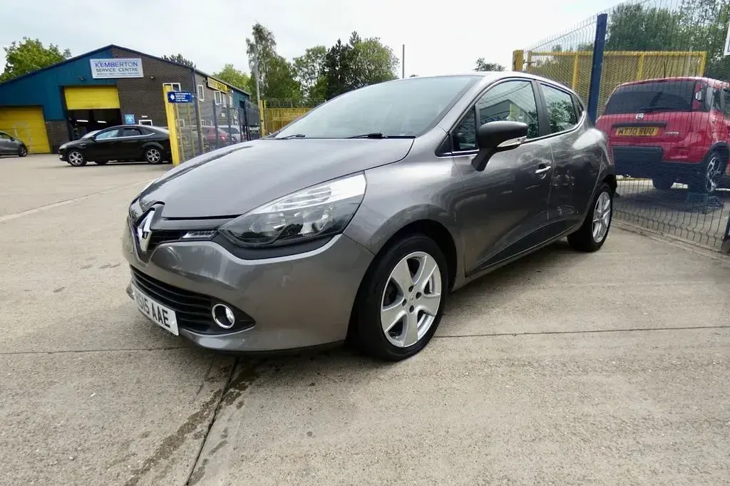 Used Renault Clio Expression+ 75 HP (55 kW) 2015 Grey Hatchback