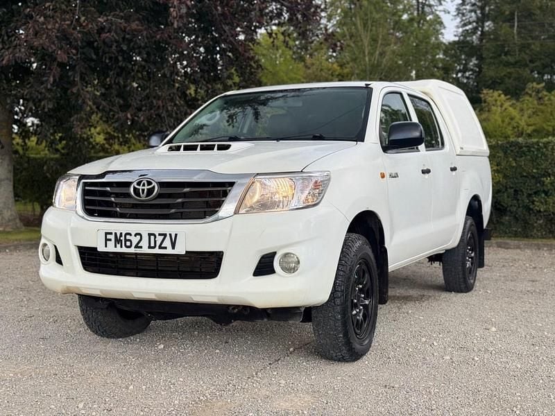 White Used 2013 Toyota HiLux Pickup | £5,850 (Super price) - Image 1/4