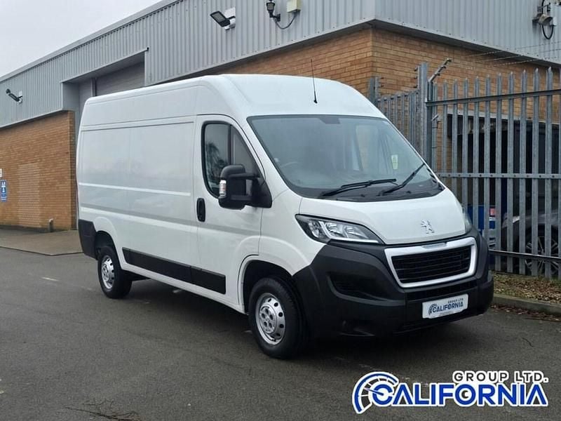 White Used 2020 Peugeot Boxer S Van | £13,995 (Good price) - Image 1/4