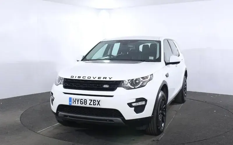 Used Land Rover Discovery 5 SE 180 HP (132 kW) 2018 White SUV