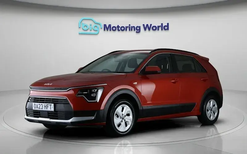 Używany Kia Niro 141 KM (103 kW) 2023 Pomarańczowy SUV