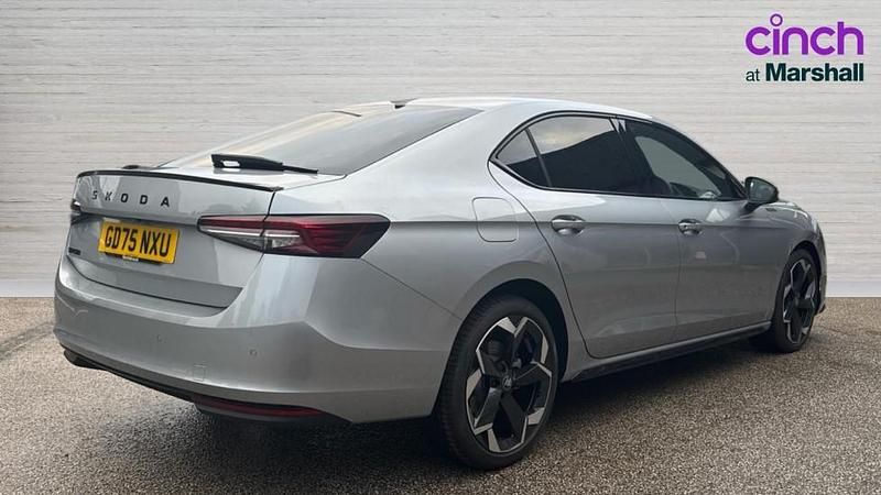 New Skoda Superb SportLine 150 HP (110 kW) 2025 Silver Hatchback