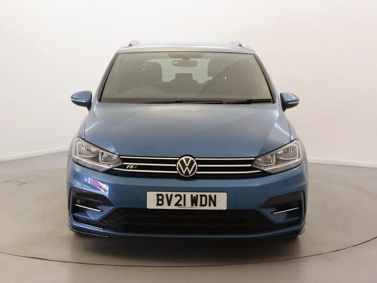 Usado VW Touran R-line 150 CV (110 kW) 2021 Azul Monovolumen