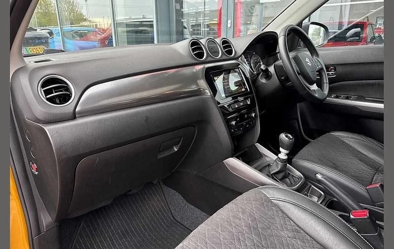 Used Suzuki Vitara SZ5 129 HP (94 kW) 2022 Yellow SUV