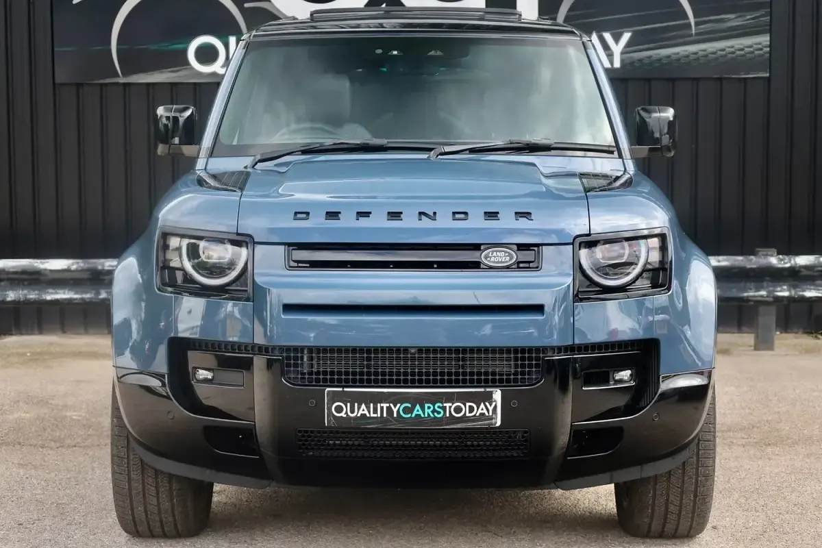 Used Land Rover Defender HSE Dynamic 345 HP (253 kW) 2026 Blue SUV