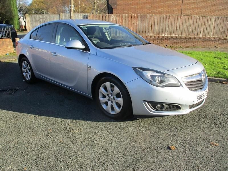 Silver Used 2015 Vauxhall Insignia SRi Hatchback | £3,495 (Good price) - Image 1/4