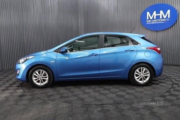 Begagnad Hyundai i30 SE 2017 Blå Halvkombi