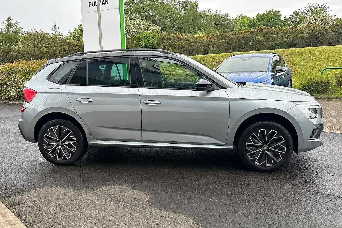 Ny Skoda Kamiq Design Edition 85 HK (62 kW) 2026 Svart SUV