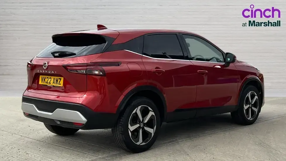 Used Nissan Qashqai N-Connecta 140 HP (102 kW) 2022 Red SUV