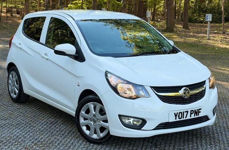 Second-hand Vauxhall Viva 75 CP (55 kW) 2017 Alb Hatchback