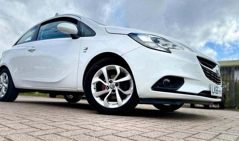 Used Vauxhall Corsa 75 HP (55 kW) 2016 White Hatchback