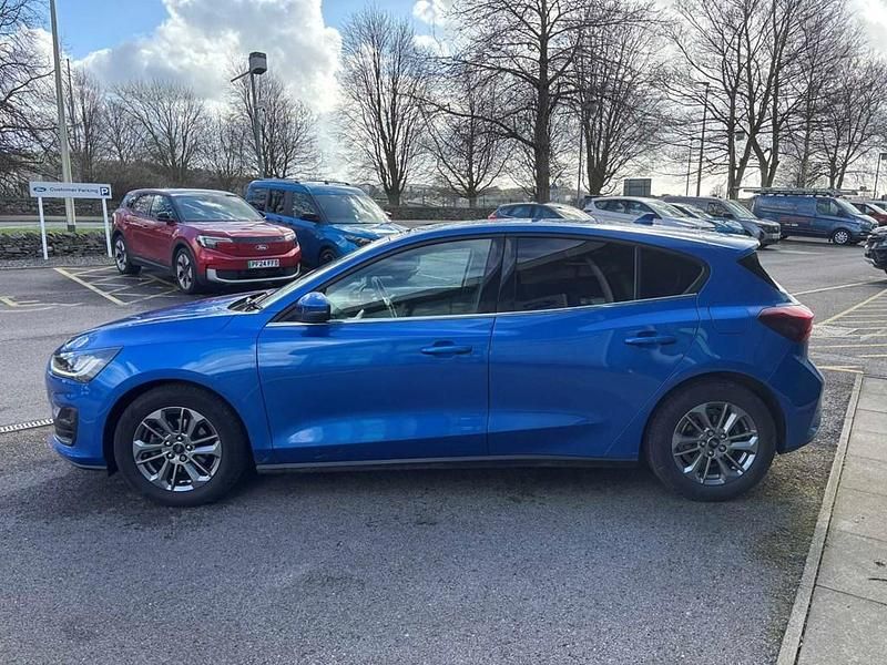 Used Ford Focus Titanium 2022 Desert island blue Hatchback