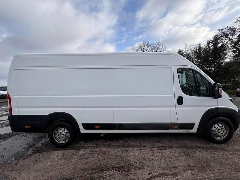 Used Peugeot Boxer 140 HP (102 kW) 2020 White Van