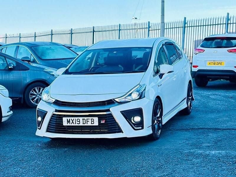 Used Toyota Prius 122 HP (89 kW) 2019 White MPV