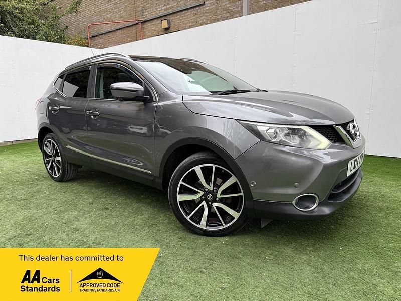 Grey Used 2014 Nissan Qashqai Tekna SUV | £3,495 (Expensive) - Image 1/4