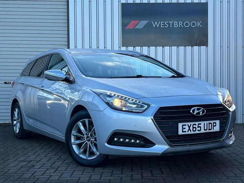 Silver Used 2015 Hyundai i40 SE Estate | £5,850 (Fair price) - Image 1/4