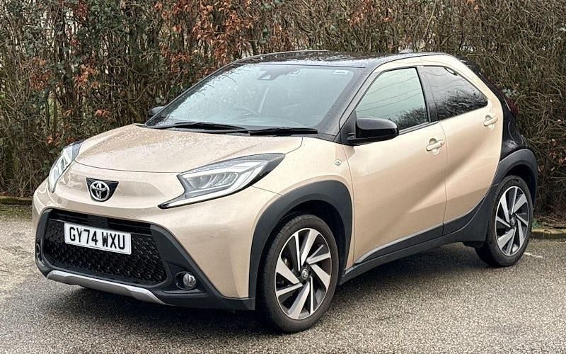 Used Toyota Aygo X 72 HP (52 kW) 2024 Beige SUV