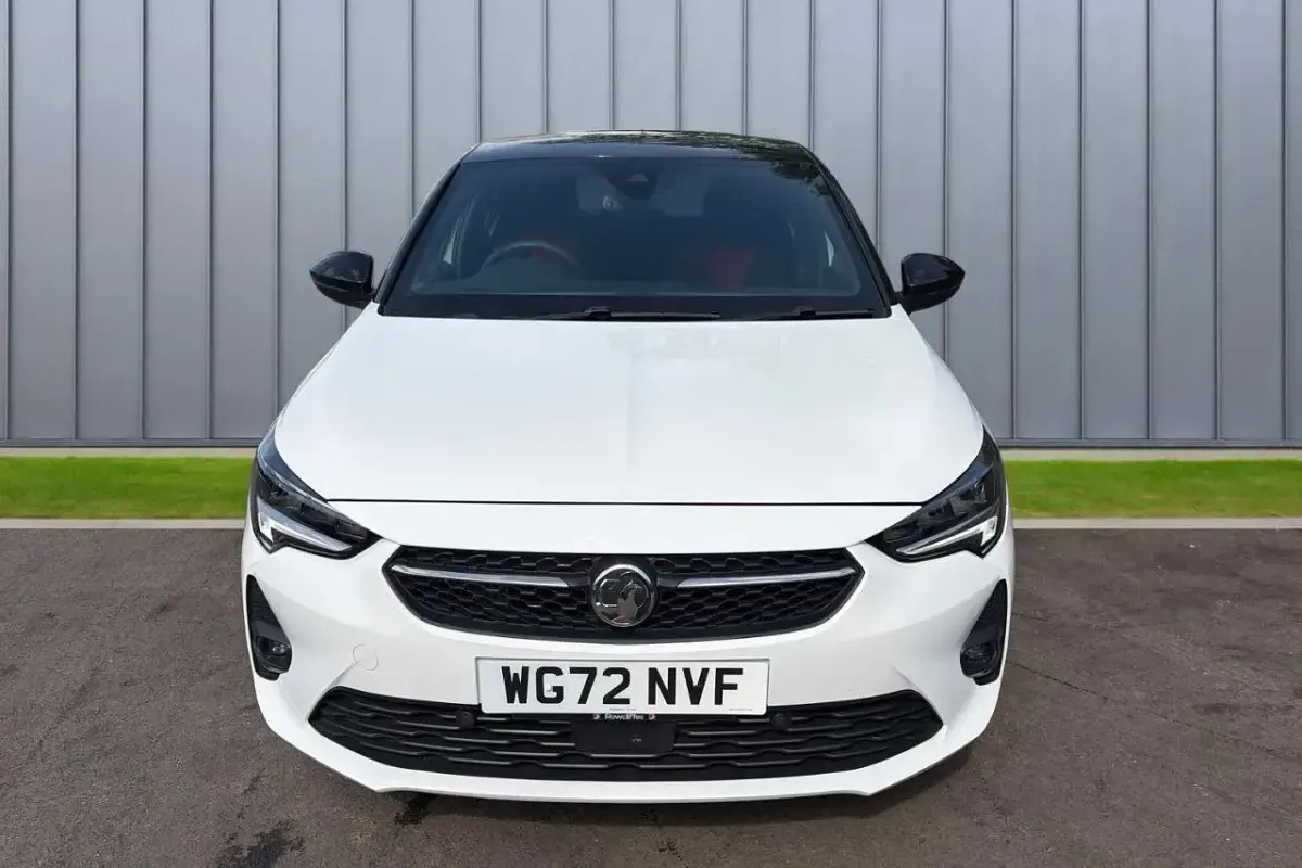 Used Vauxhall Corsa GS Line 99 HP (72 kW) 2022 White Hatchback