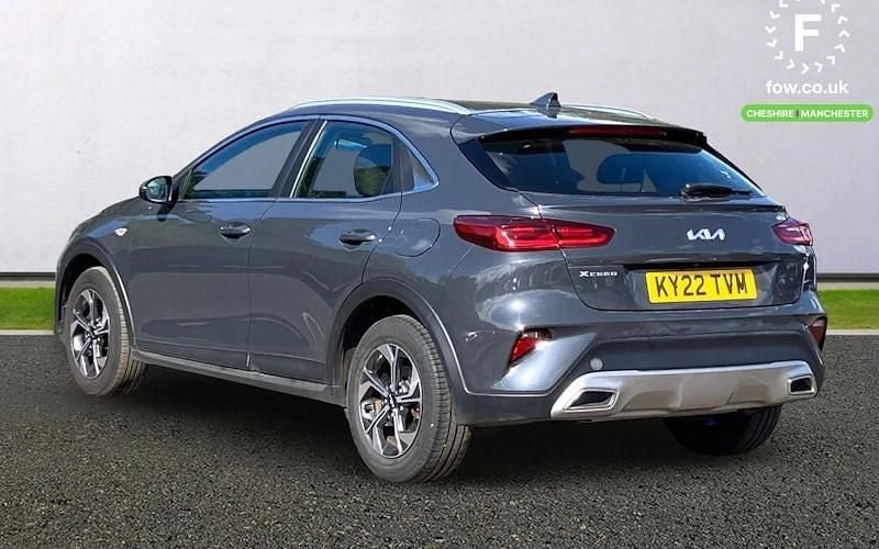 Usado Kia XCeed 120 HP (88 kW) 2022 Cinzento SUV