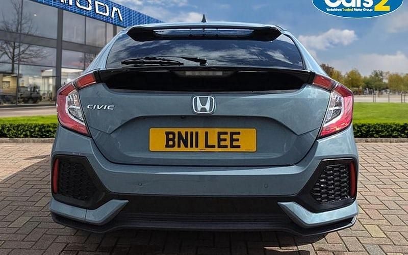 Begagnad Honda Civic EX 129 HK (94 kW) 2018 Halvkombi