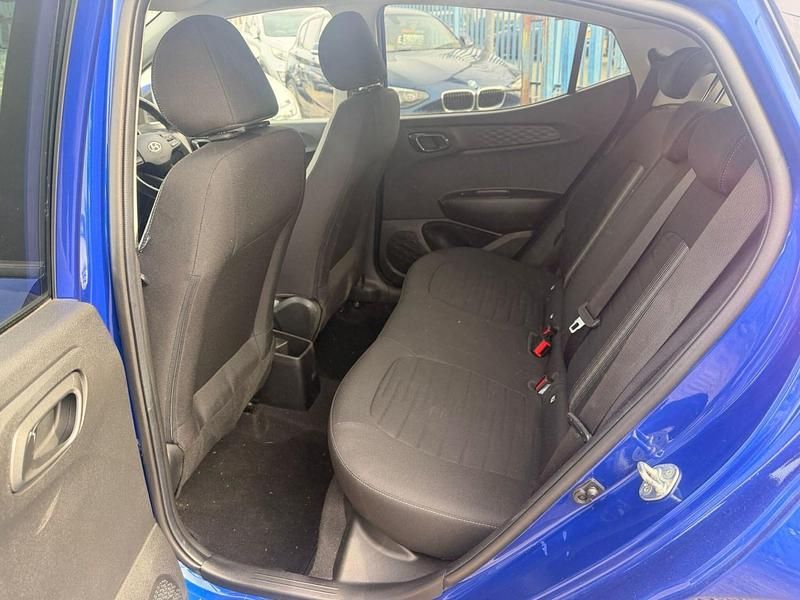Used Hyundai i10 Premium 67 HP (49 kW) 2022 Blue Hatchback