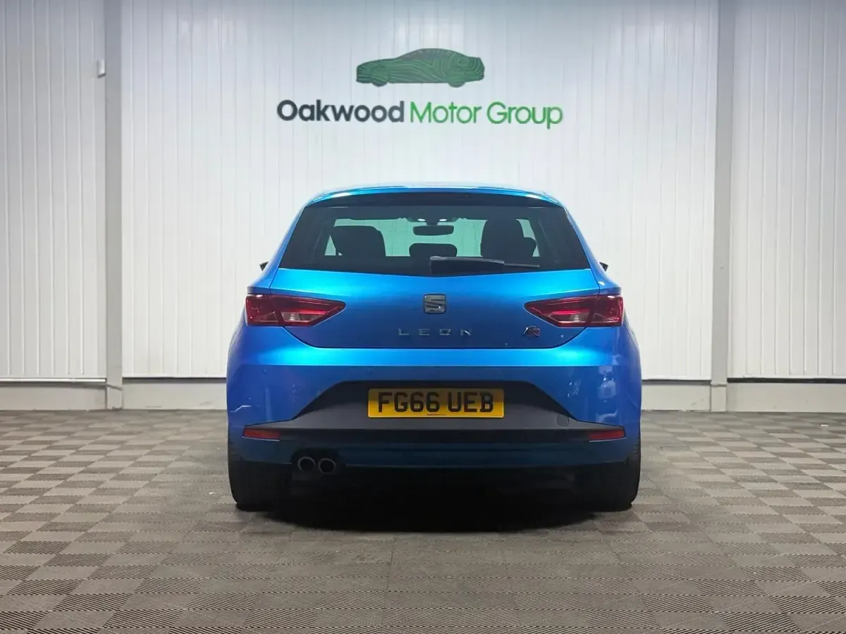 Used Seat Leon FR 184 HP (135 kW) 2016 Blue Hatchback