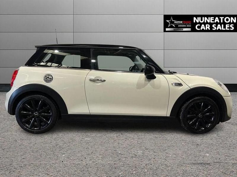 Gebraucht Mini Cooper S Hatch 192 PS (141 kW) 2018 Weiß Kleinwagen