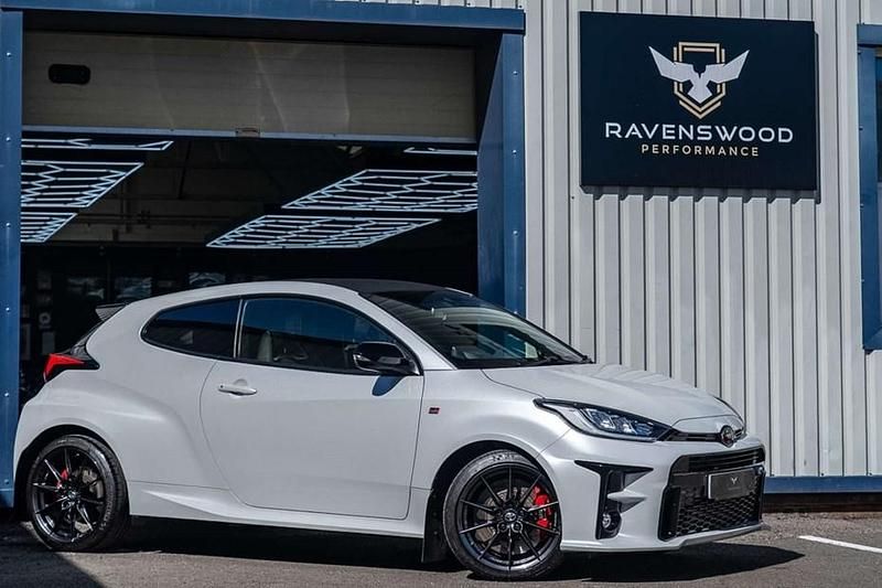 Used Toyota Yaris 272 HP (200 kW) 2021 White Hatchback