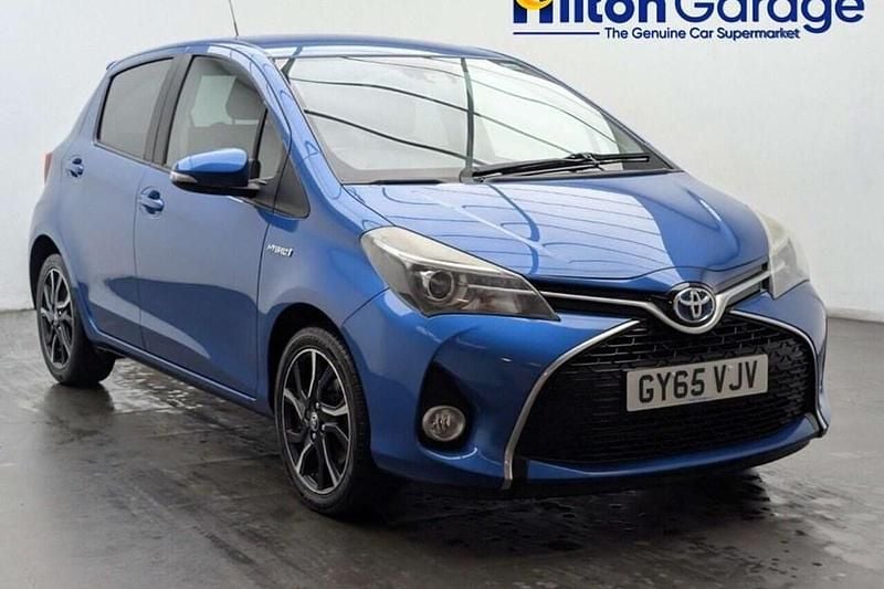 Used Toyota Yaris Hybrid Design 2016 Blue Hatchback