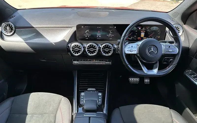 Used Mercedes GLA250 AMG Line Premium Plus 224 HP (164 kW) 2022 Red SUV