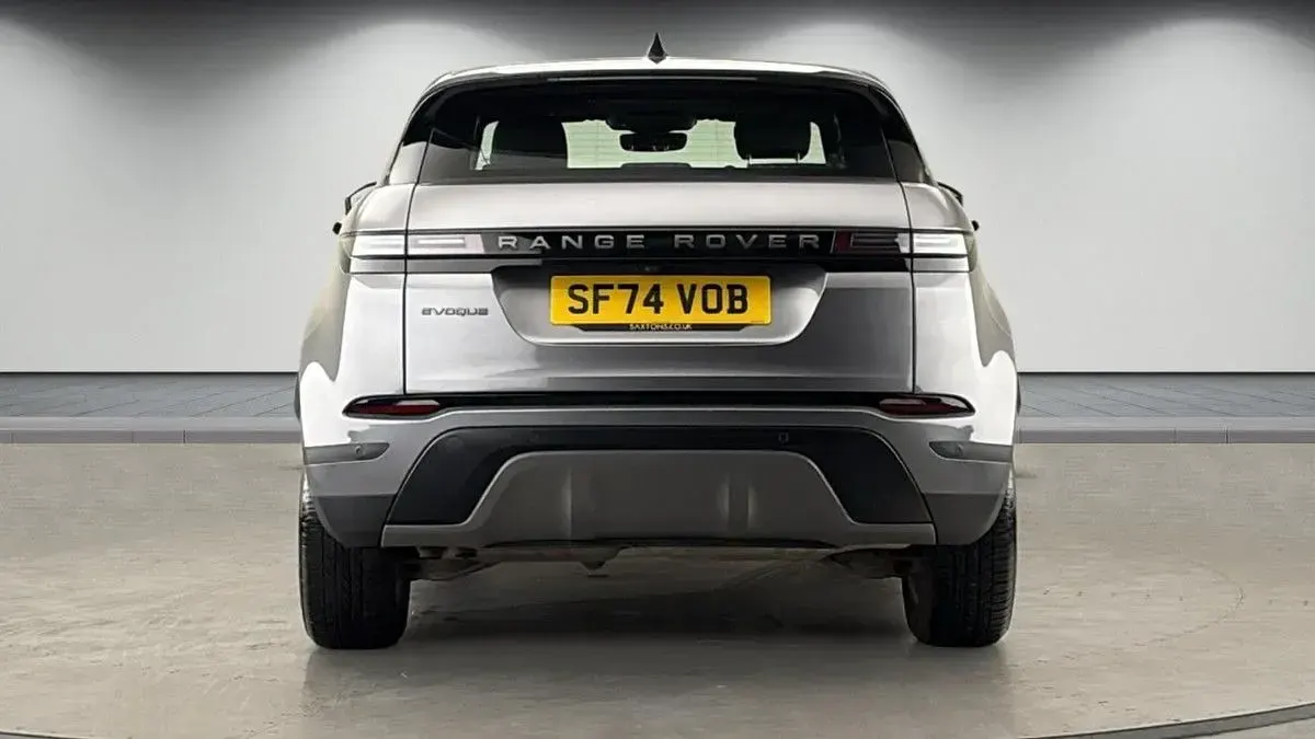 Begagnad Land Rover Range Rover evoque S 163 HK (119 kW) 2024 Grå SUV