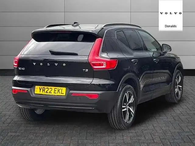 Used Volvo XC40 R-Design 161 HP (118 kW) 2022 Black SUV