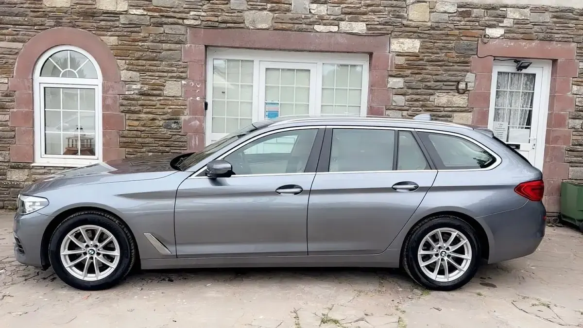 Used BMW 520 2017 Blue Estate