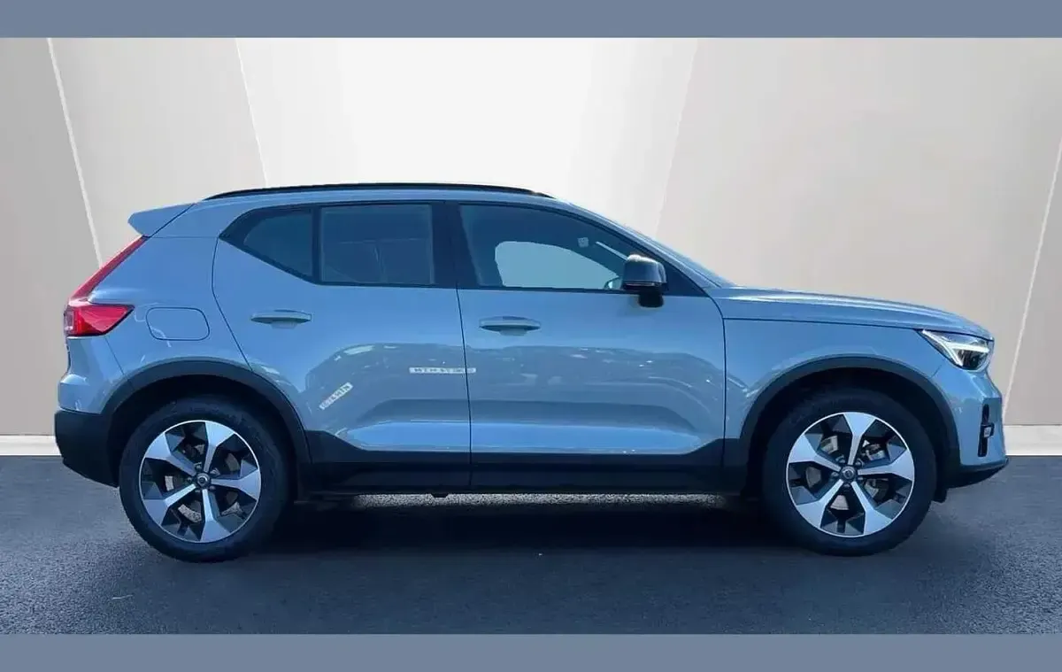 Used Volvo XC40 Plus 161 HP (118 kW) 2026 Grey SUV