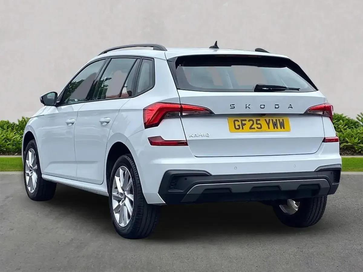 Used Skoda Kamiq SE 95 HP (69 kW) 2025 White SUV