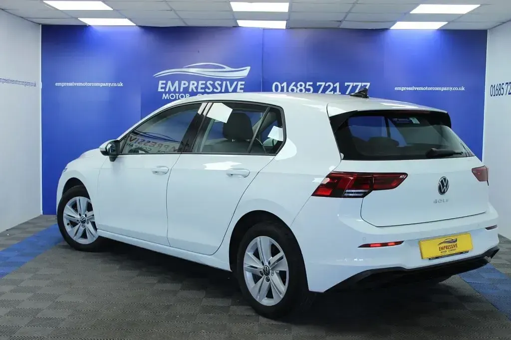 Used VW Golf VII Life 130 HP (95 kW) 2020 White Hatchback