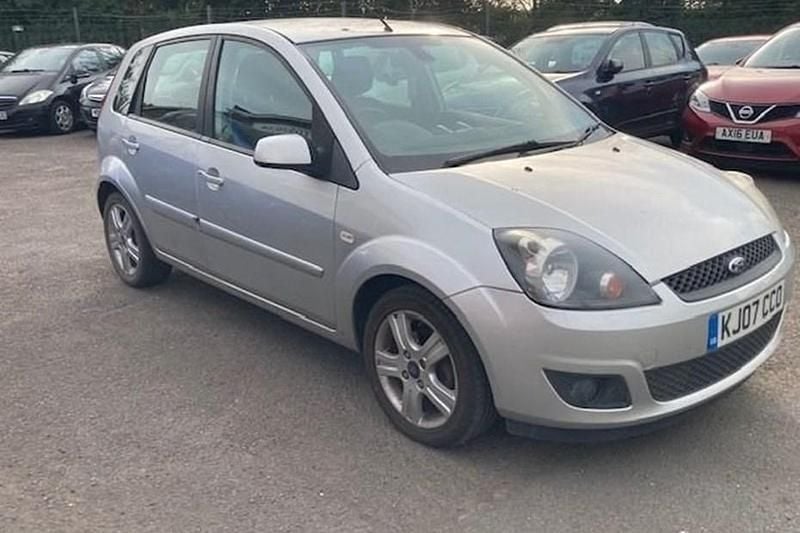 Silver Used 2007 Ford Fiesta Zetec Hatchback | £750 (Super price) - Image 1/1