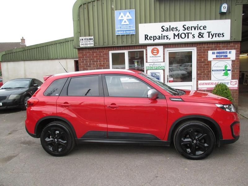 Used Suzuki Vitara 2018 Red SUV
