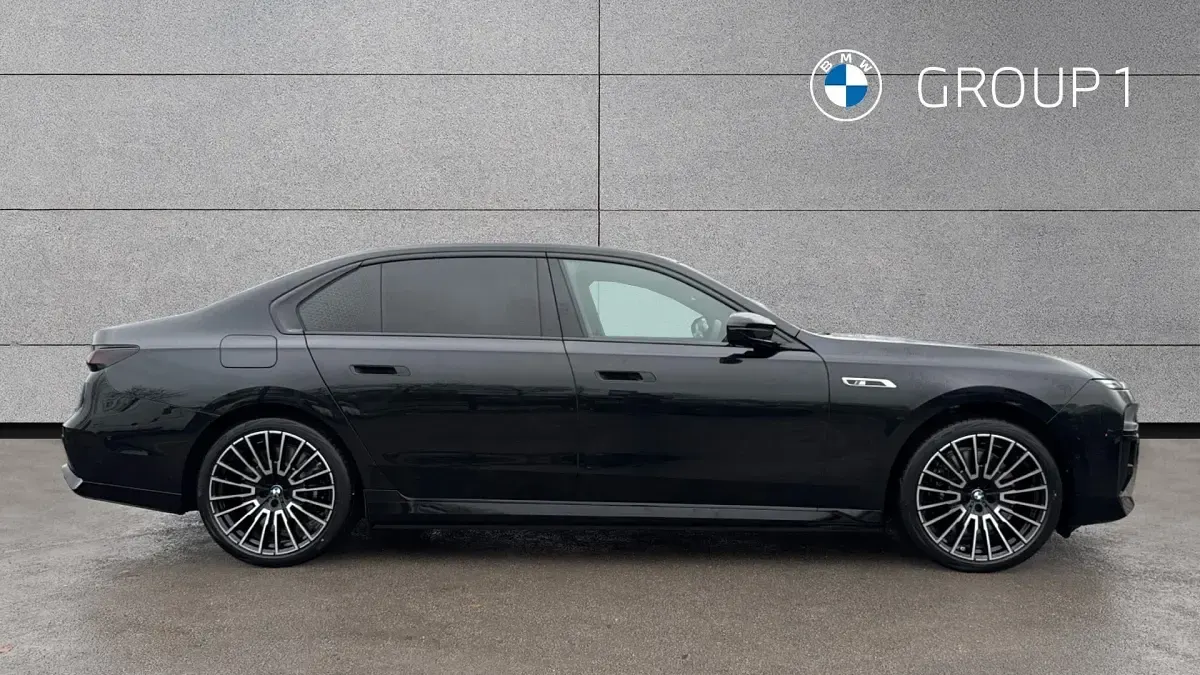 Used BMW M760e Comfort Edition 563 HP (414 kW) 2026 Black Sedan