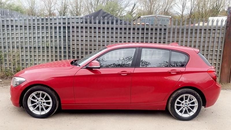 Used BMW 118 2013 Red Hatchback