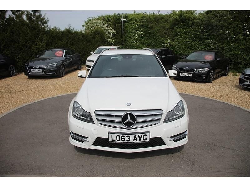 Begagnad Mercedes C220 AMG 2013 Vit Kombi