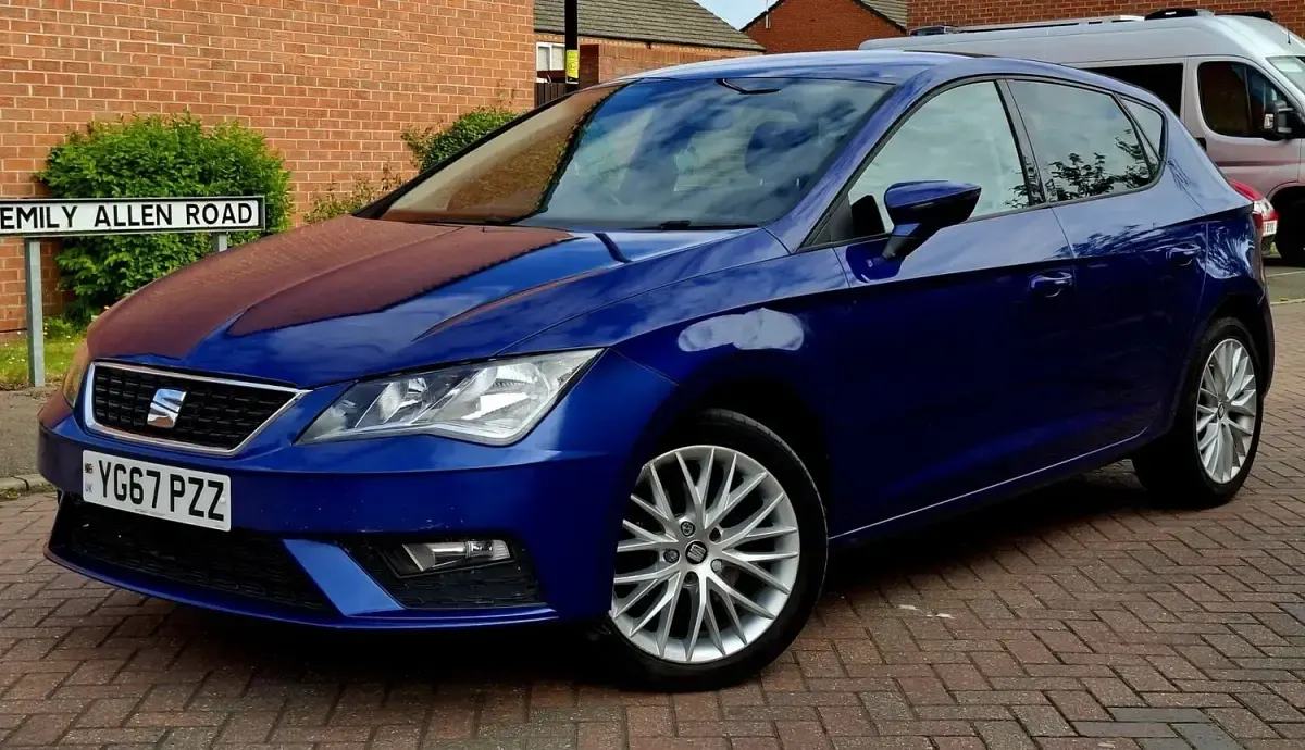 Used Seat Leon SE Dynamic 2017 Blue Hatchback