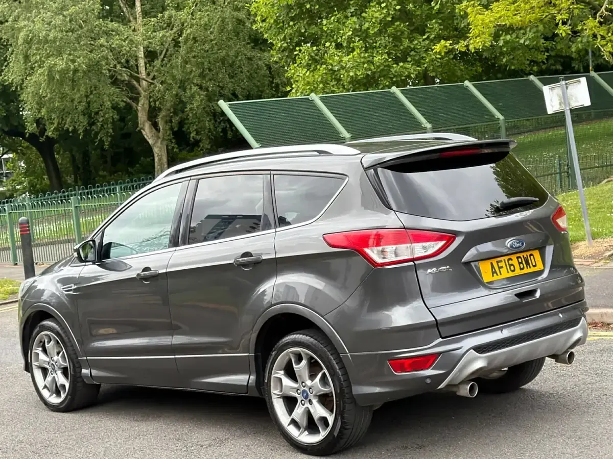 Używany Ford Kuga Sport 180 KM (132 kW) 2016 Szary SUV